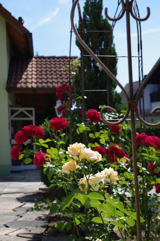 Gasthof Roseneck Wallenfels Luaran gambar